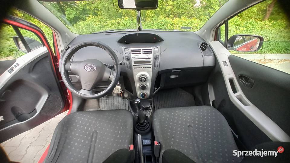 Sprzedam Toyotę Yaris z 2006 r 10 benzyna 184000 mazowieckie Piaseczno