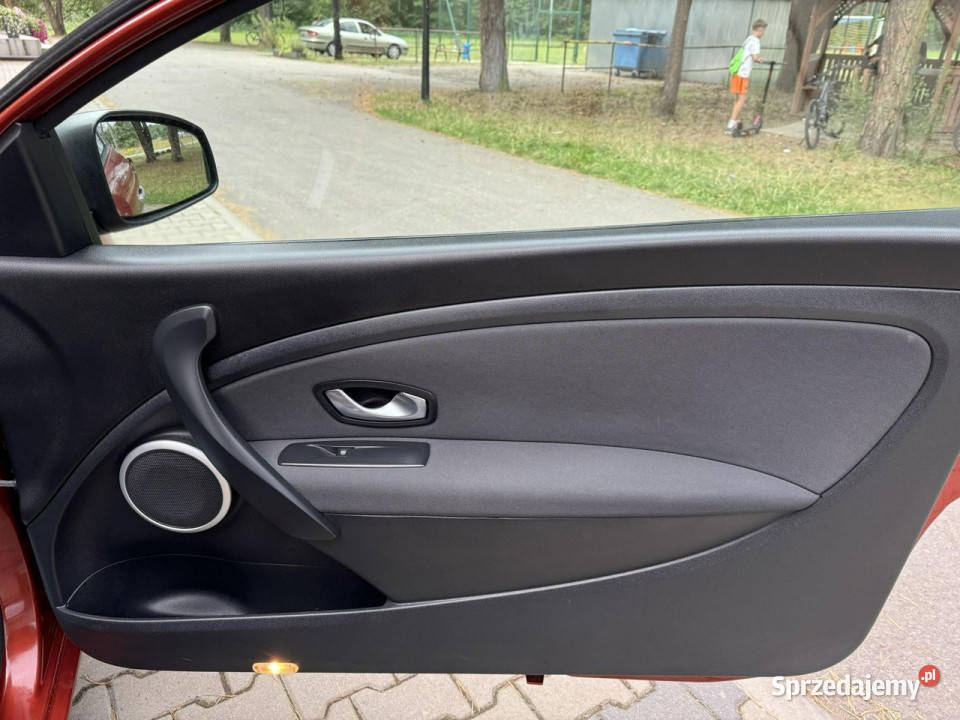 Renault Megane 2009 r 16 Keyless Go Panorama PDC Chechło