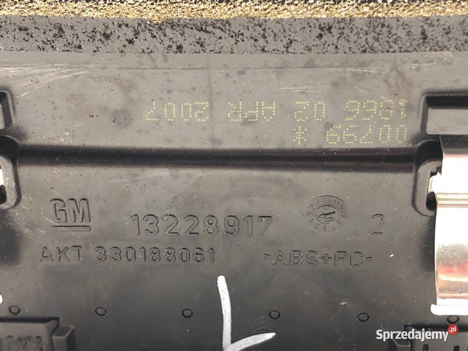 KRATKA NAWIEWU LEWY PRZÓD OPEL ASTRA H 13228917