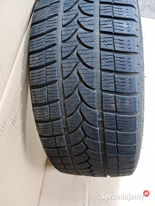 Opona Zimowa 235x40r18 Kormoran Snowpro B2