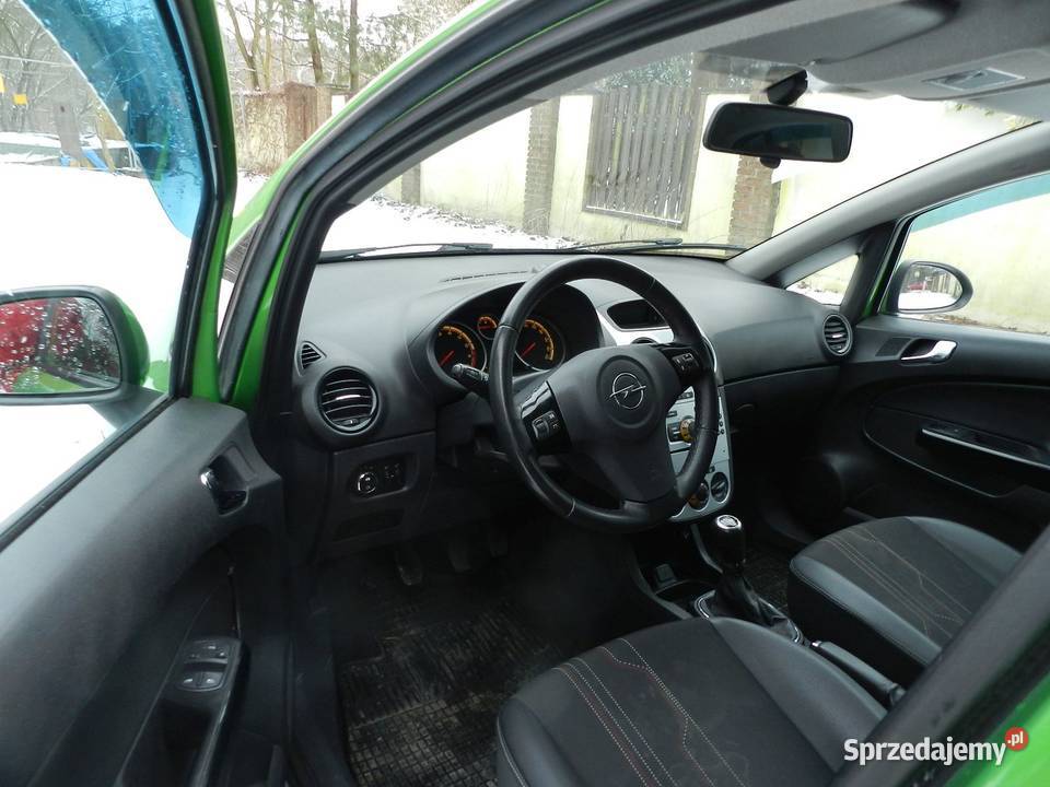 Opel Corsa D benzyna 14 100 5drzwi klima Livt przyciemniane szyby Puszczykowo
