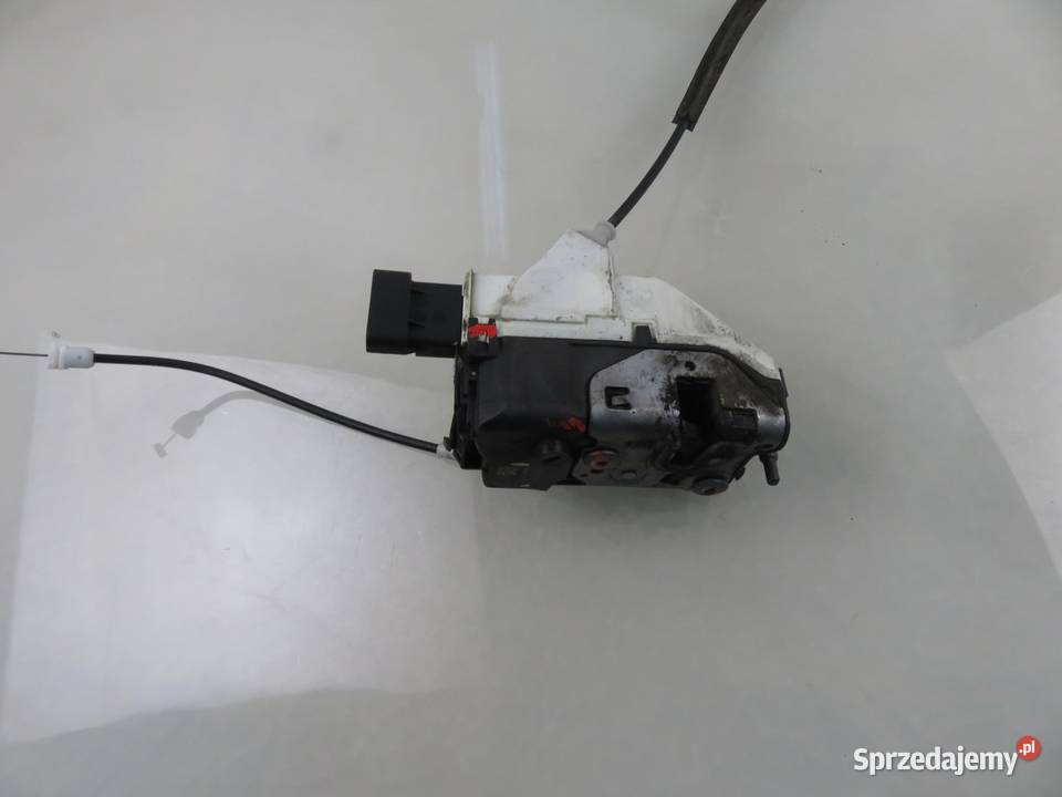 ZAMEK PRAWY PRZEDNI PEUGEOT PARTNER II 828405