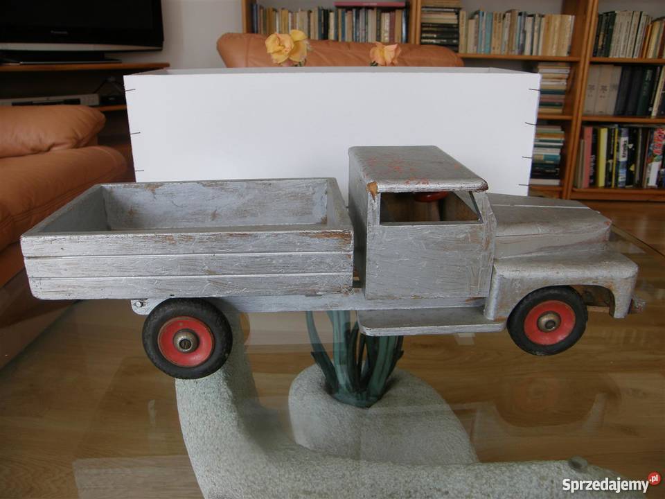 Olbrzymi samochód z lat 40 tych Piękny stan