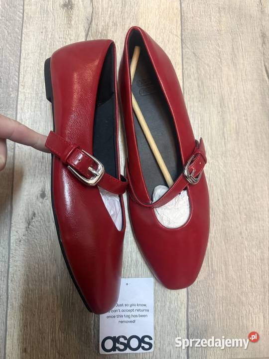 40 Asos Design Czerwone baleriny z zapięciem z Moda i Styl Kraków