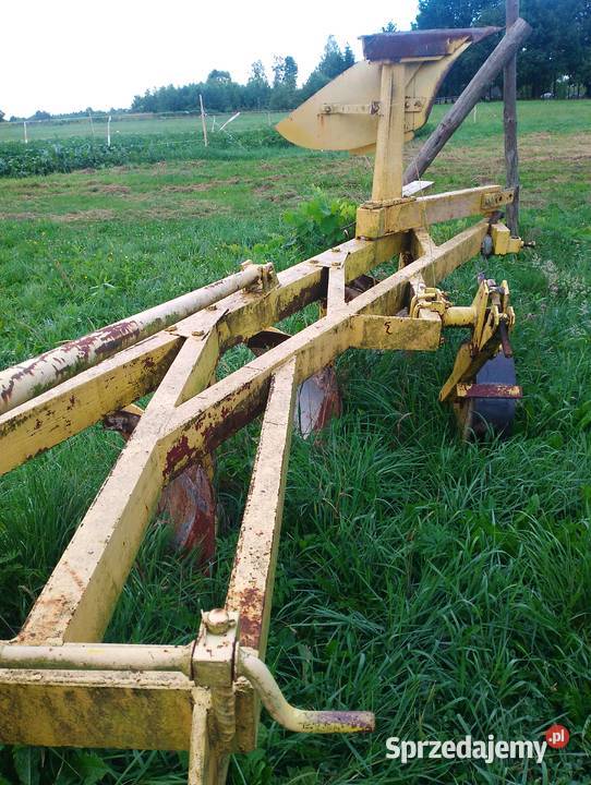 Pług zagonowy 5 cio skibowy szerokość rob 18 m lubelskie Dąbrowica
