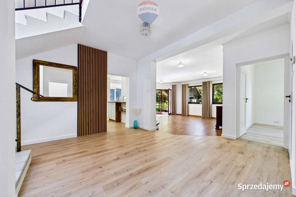 Dom z krytym basenem i pięknym ogrodem Kunice sprzedam