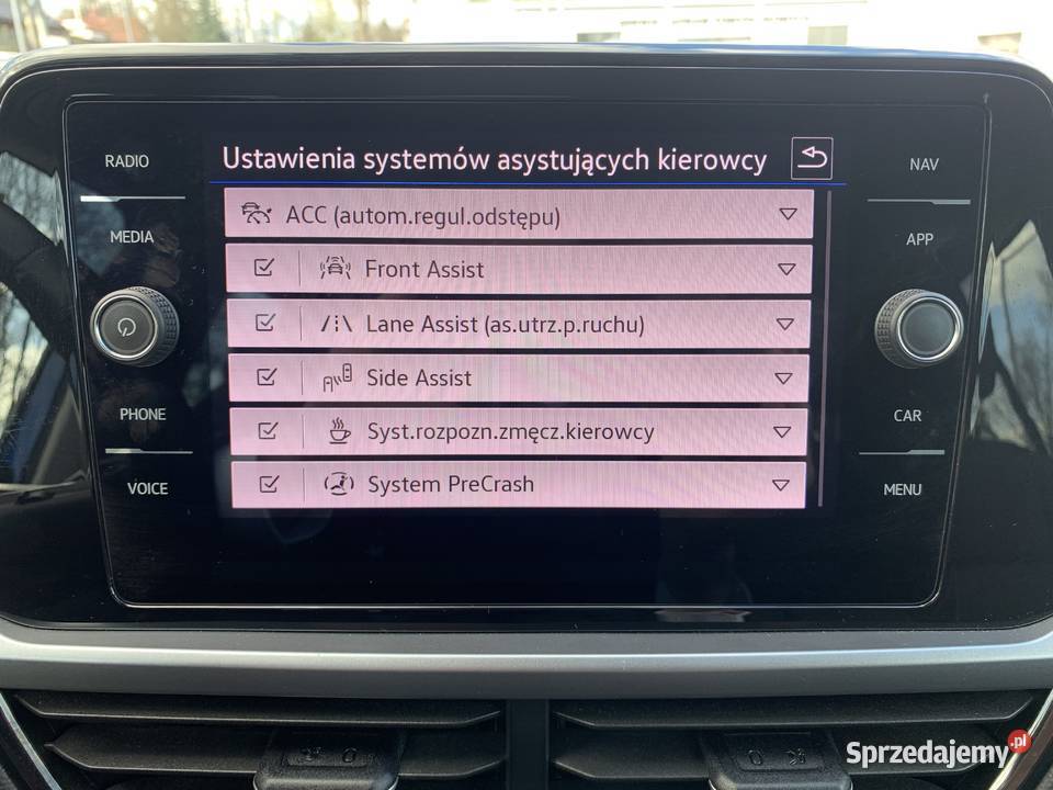 Volkswagen TRoc Life pakiety 15 TSI ACT 150