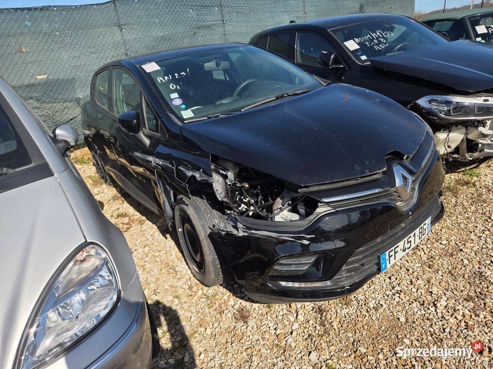 RENAULT Clio IV 09 TCe 75 Trend FF451 Kielce