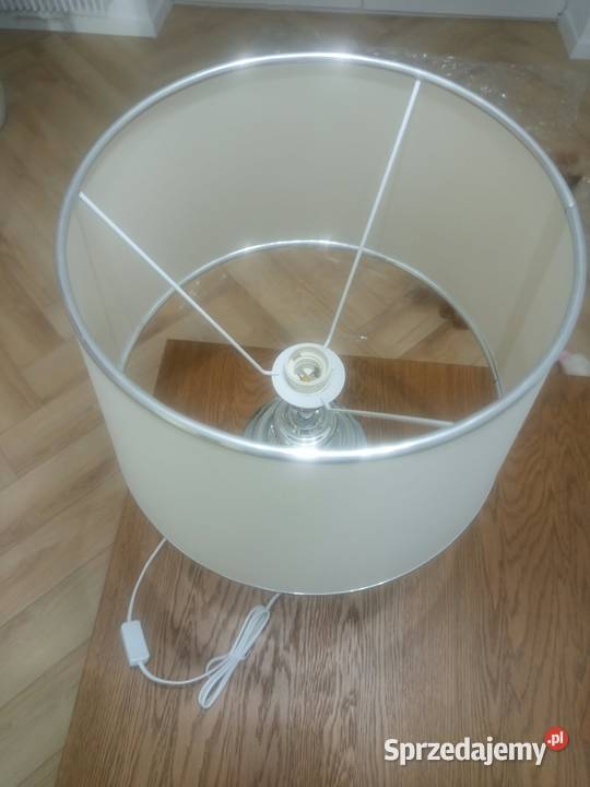 Lampa z kloszem