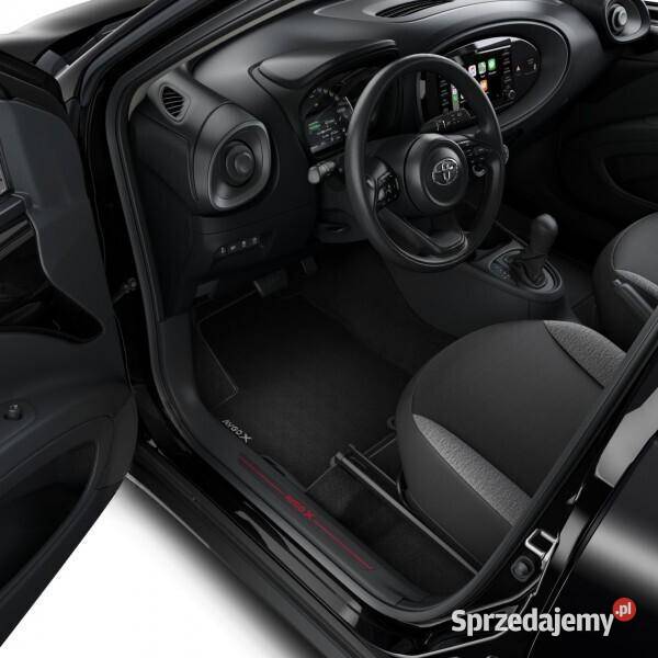 TOYOTA Aygo X Oryginalne dywaniki welurowe