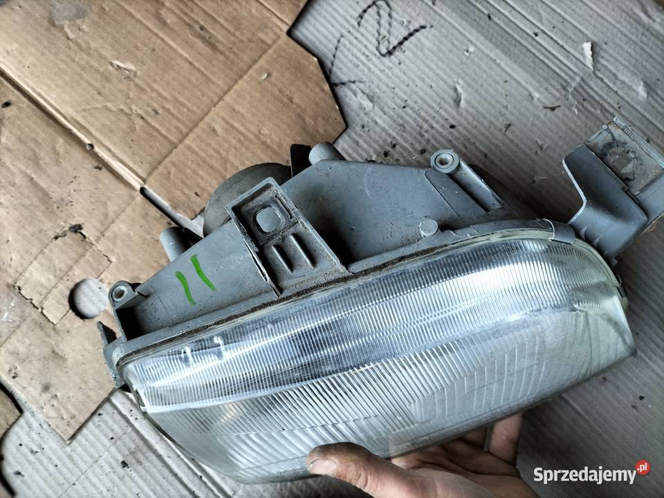 LAMPA PRZÓD PRZEDNIA PRAWA REFLEKTOR FIAT PUNTO