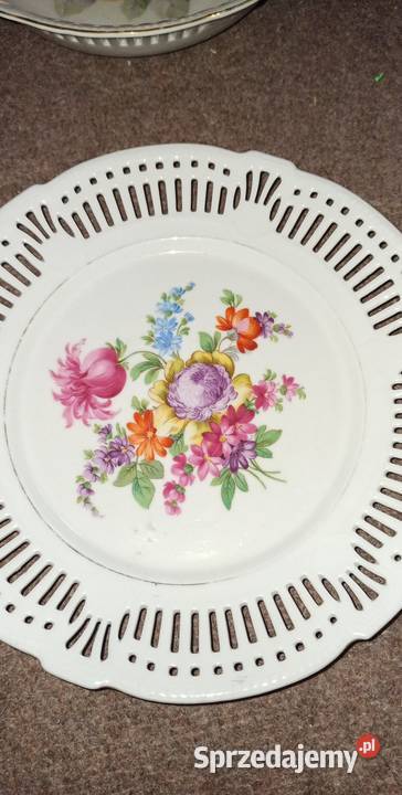 Talerzyki z owocami Ażurowe Białe