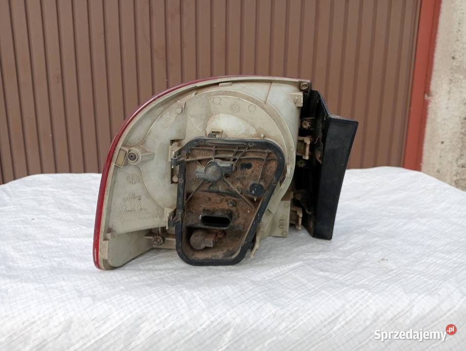 lampa vw touareg 1 gen prawy tył sprzedam