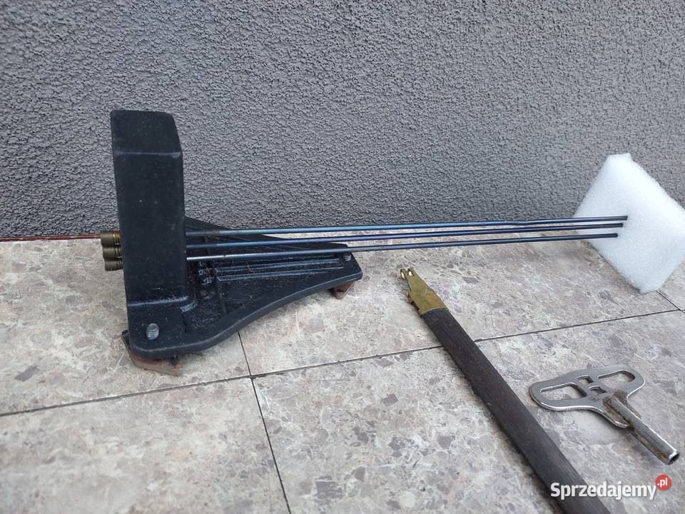 148 Zestaw mechanizm starego zegara ściennego pomorskie
