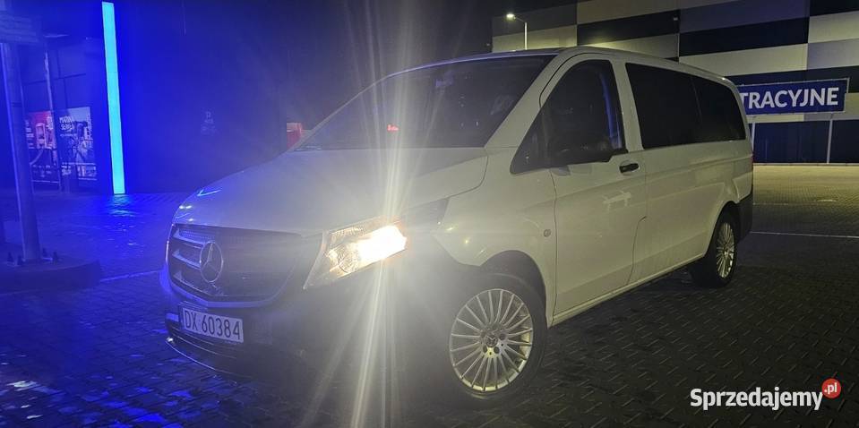 Bus z kowrowcą van taxi na trasę wakacje biznes Wrocław