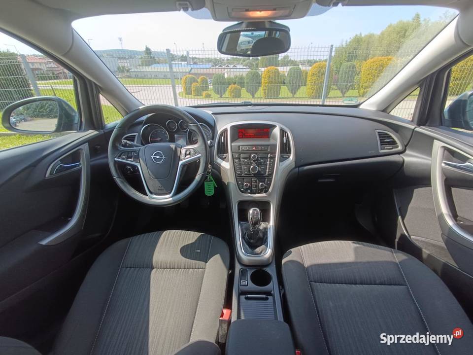 Opel Astra J Hatchback 14 Turbo ECOTEC 140 2010 ABS