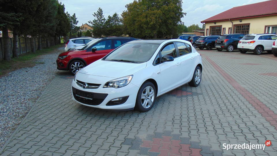 Piękna Astra J 16 Benzyna Moc 115 Koni Niski Hatchback Baboszewo sprzedam