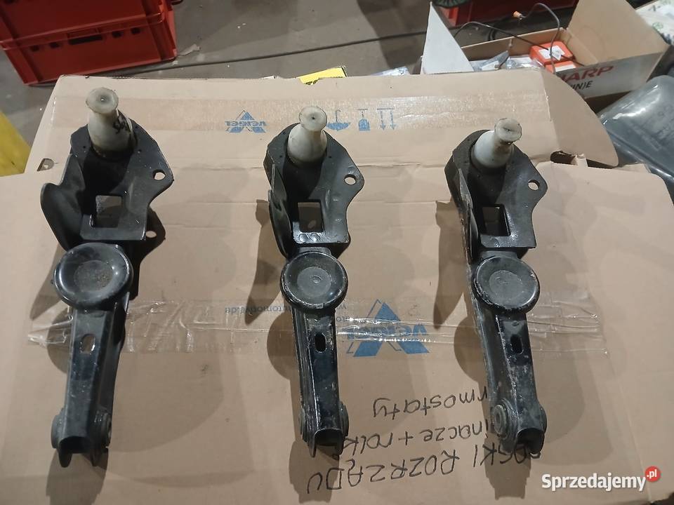 Wahacz dolny lewy do fiata 125p polonez łódzkie Koluszki