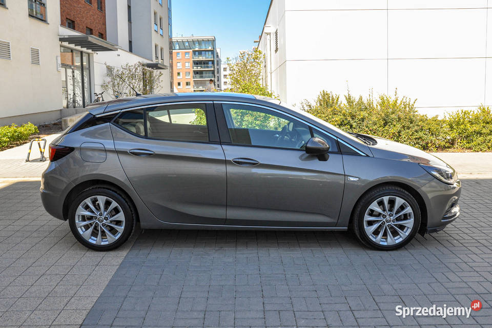 Opel Astra J 14T Bezwypadkowy 2015 r 99
