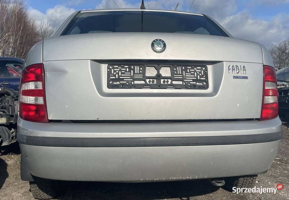 Skoda Fabia sedan 14MPI 51KW 69 AME FNK 9102 NA Piotrków Trybunalski