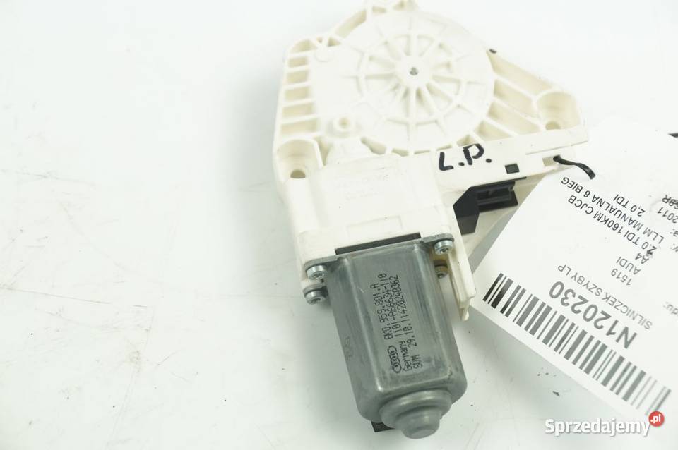 8K0959801A A4 B8 SILNICZEK SZYBY LP Lipno