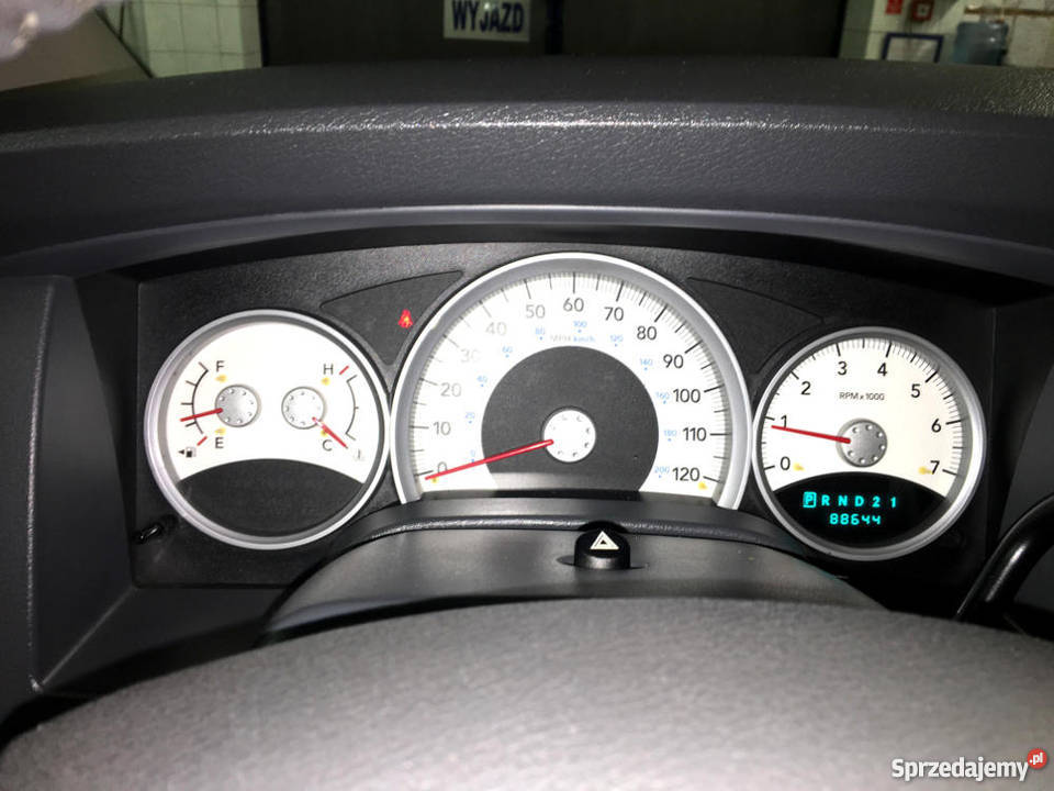 Dodge Durango 57 HEMI Limited z gazem i małym sprowadzony Dodge Zalesie