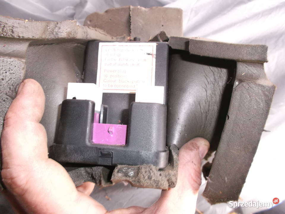 AUDI A4 B5 POMPA CENTRALNEGO ZAMKA DO 862 227B Części Świerzawa