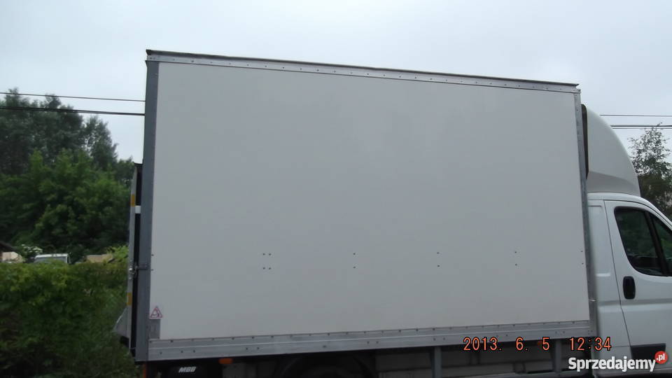 WYNAJEM SAMOCHODÓW DOSTAWCZYCH Z WINDĄ Warszawa