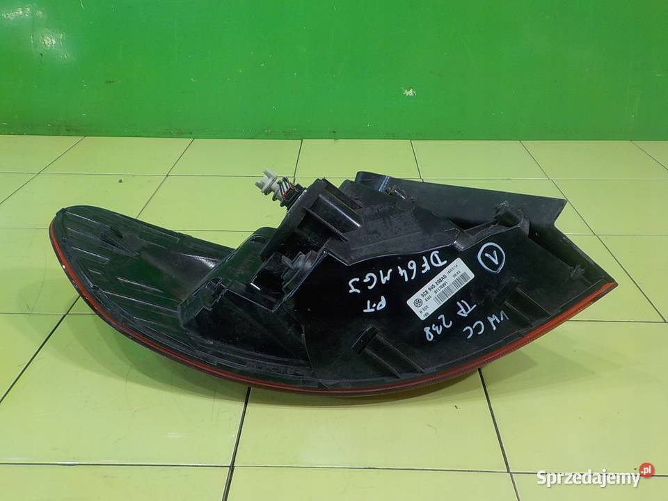 VW CC LIFT 20 TDI AUT 14r SEDAN 4D lampa prawa