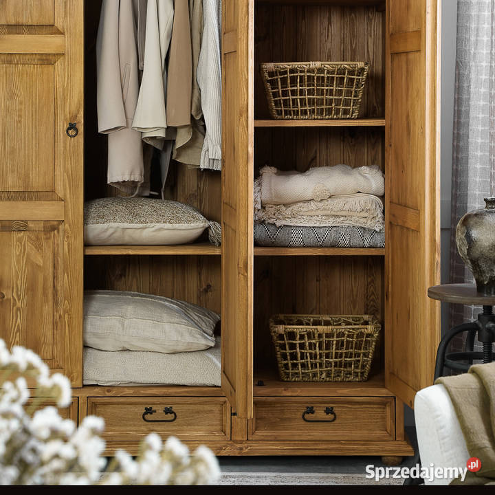 Stylowa duża szafa trzydrzwiowa na ubrania do