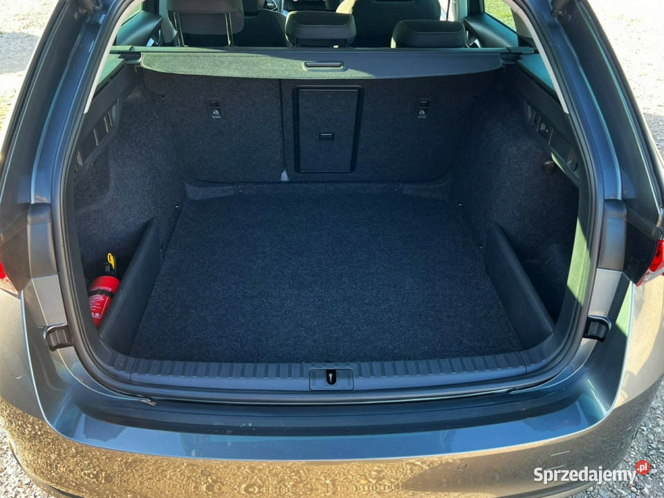 koda Octavia Selection 15 eTSI 150 2024 asystent pasa ruchu
