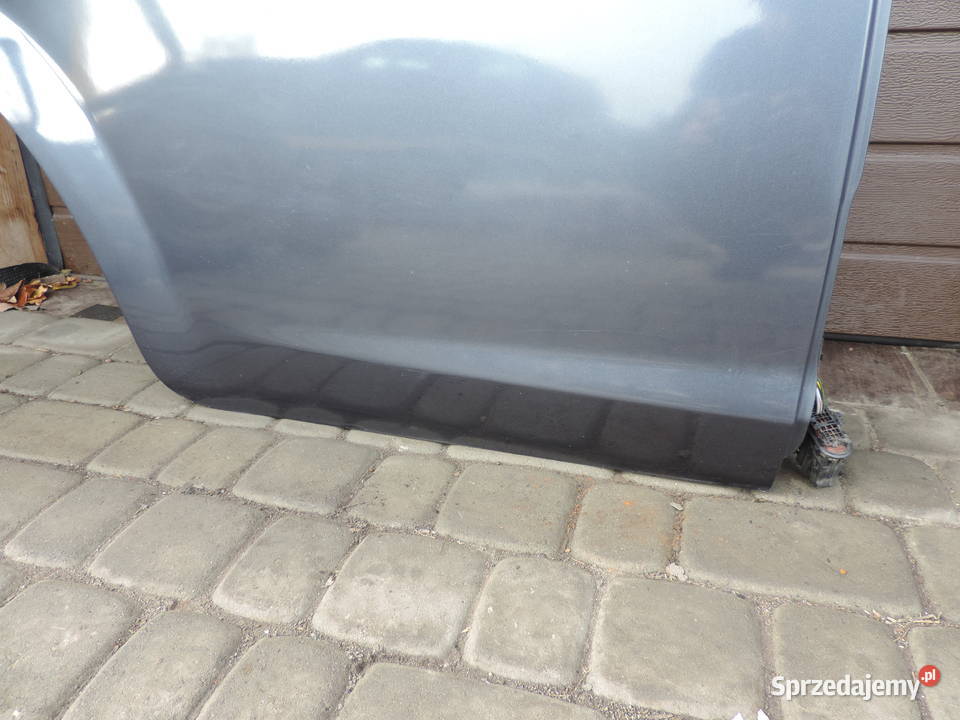 FORD FOCUS MK2 HB FL DRZWI PRAWY TYŁ KOLOR H4 Nowy Sącz