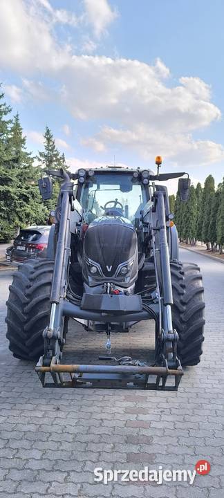 Ciągnik Valtra N174