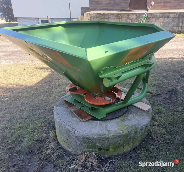 Rozsiewacz dwutalerzowy 600 litrów Amazone F 603 nieuszkodzony Mierzawa sprzedam