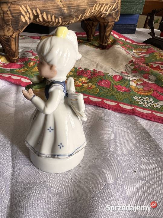 Porcelana Vintage dziewczynka Bytom