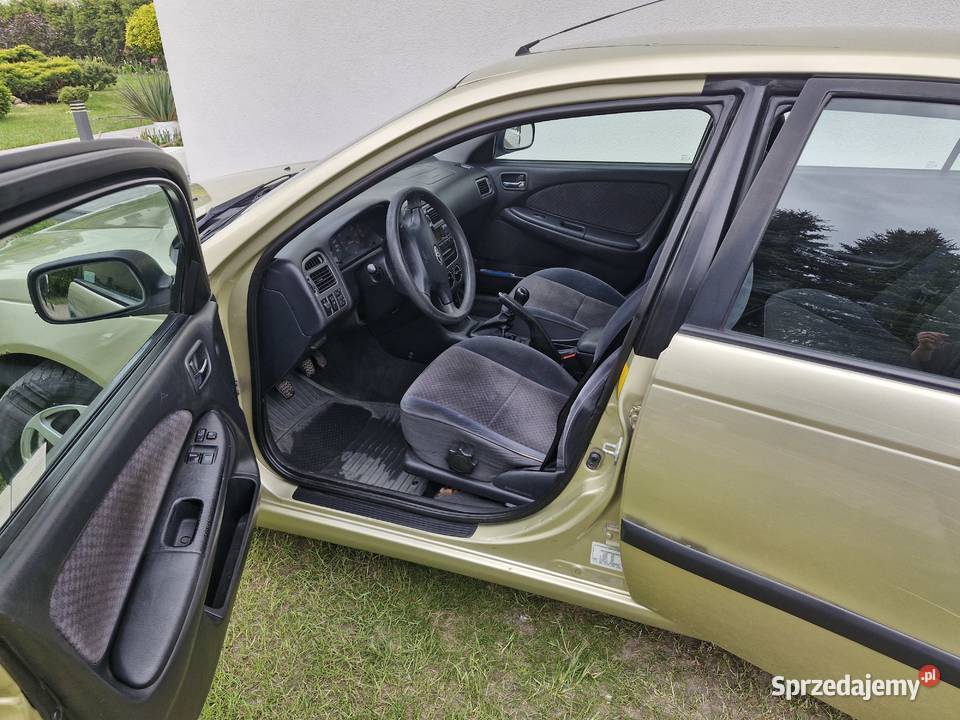 Na sprzedaż Toyota Avensis 16 2002 Jędrzejów sprzedam