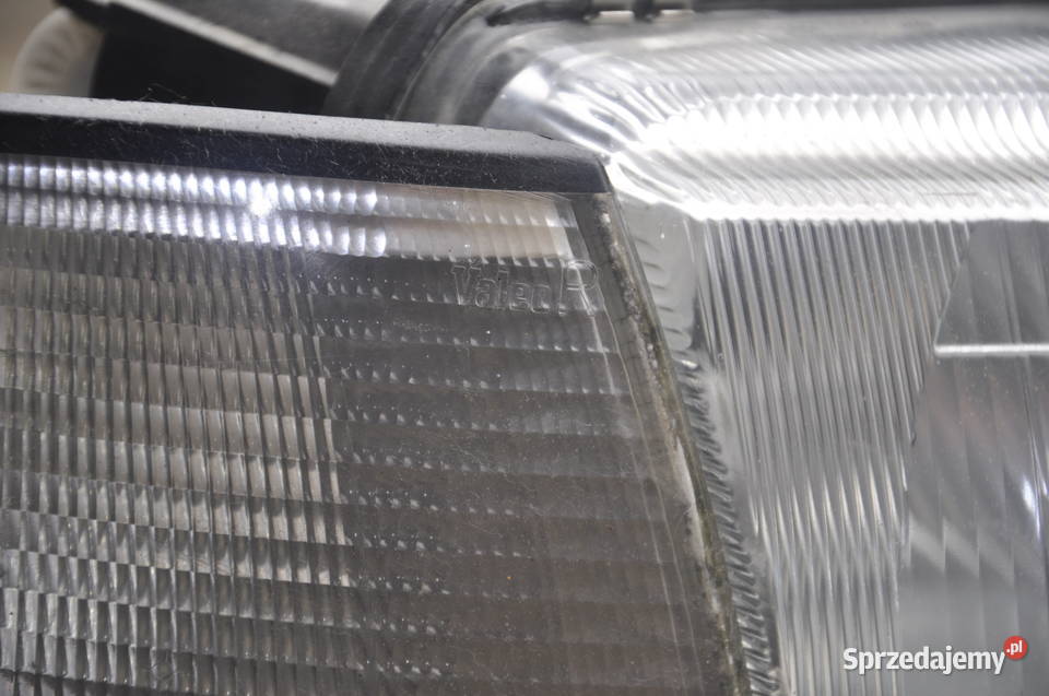 Reflektory Audi A4 B5 Jeden Uszkodzony Lampy przednie Rzeszów sprzedam