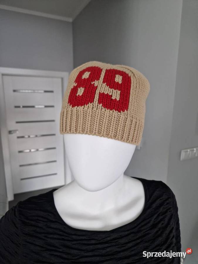 Czapka w kolorze beżowym unisex Nowogard