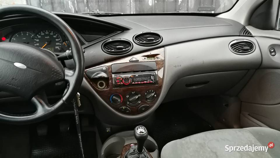 Focus MK1 Ghia 18 benzyna LPG aluminiowe felgi Szwecja