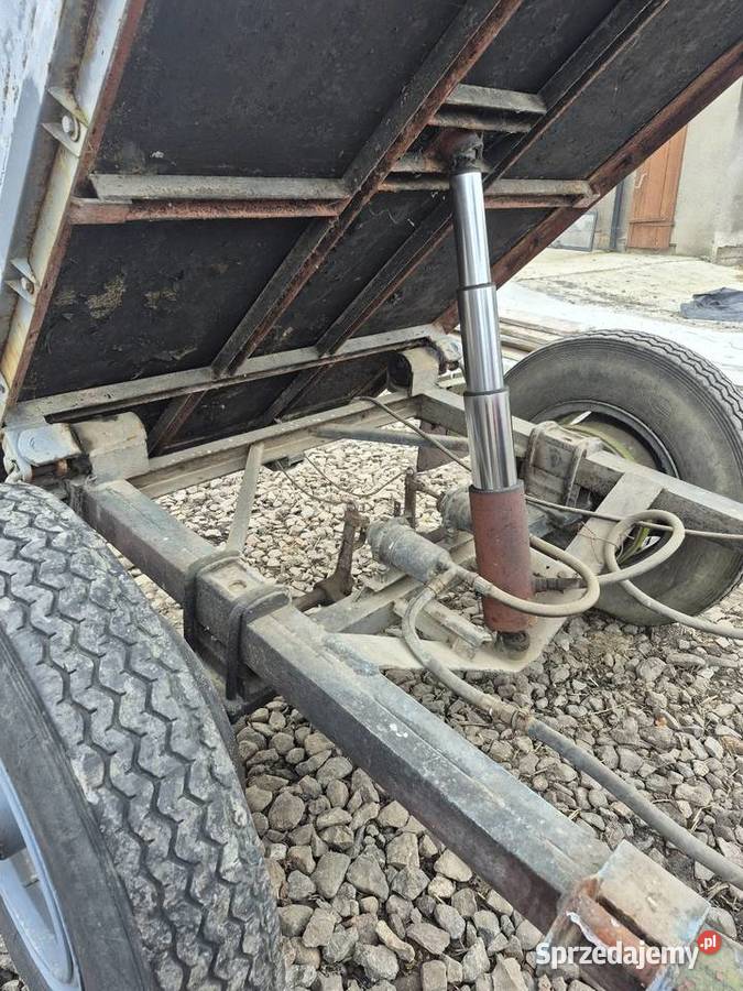 Przyczepka wywrotka jednoosiowa