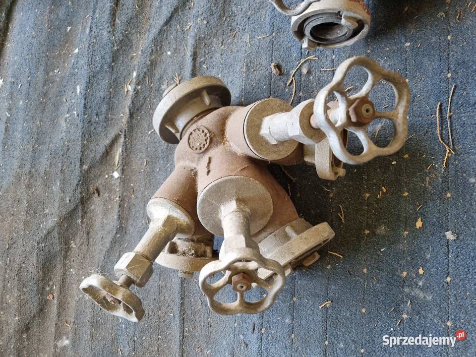 Rozdzielacz strażacki grzybkowy potrójny Siechnice