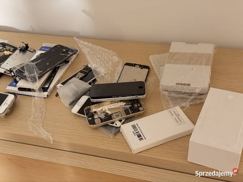 Części GSM Wyświetlacze do iPhone iPhone iPad Świdnik sprzedam