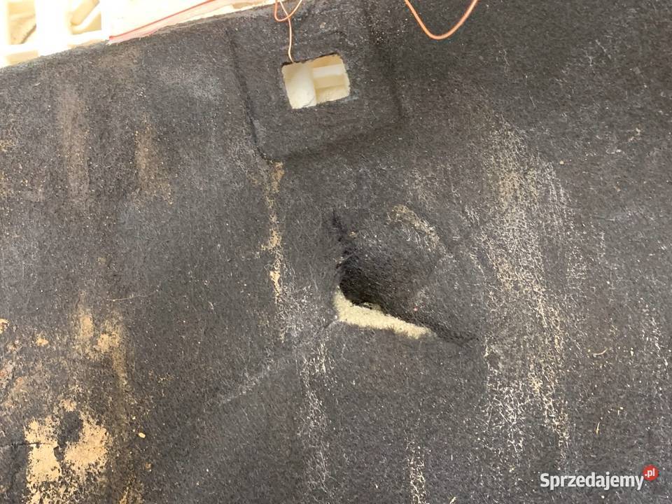 WYGŁUSZENIE MASKI VW TOURAN Minivan