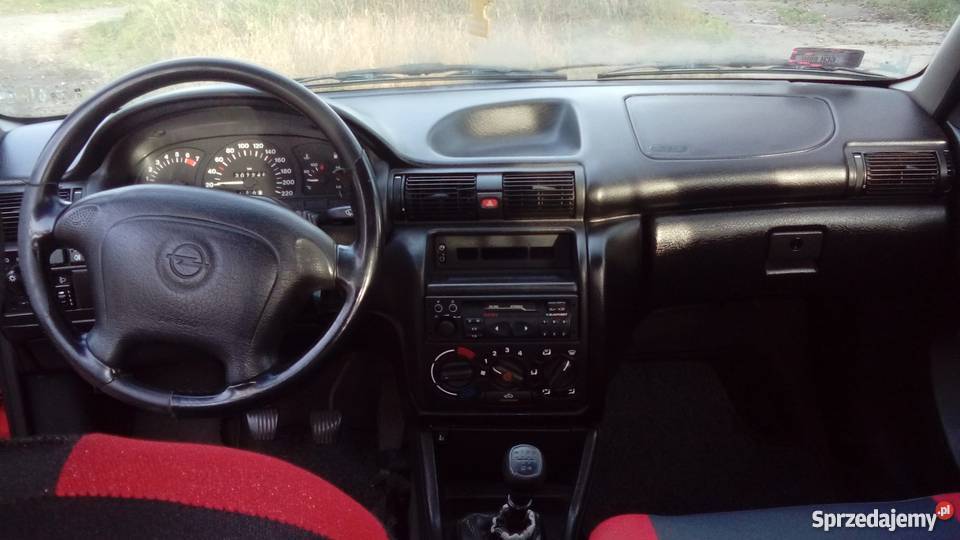 Sprzedam tanio Opel Astra Kombi 1995 4/5 Chojnice
