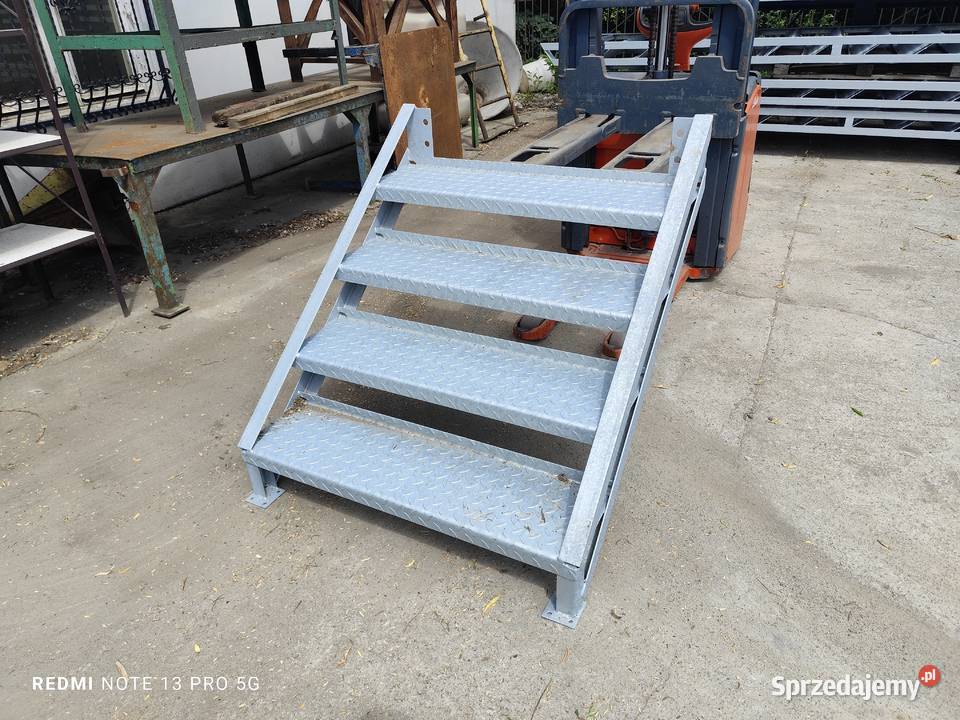 Schody metalowe blacha łezkowa wejście na 94