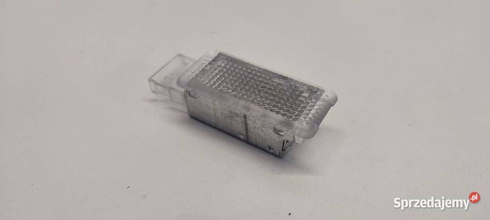 SEAT ATECA LAMPKA KABINY 6L0947565