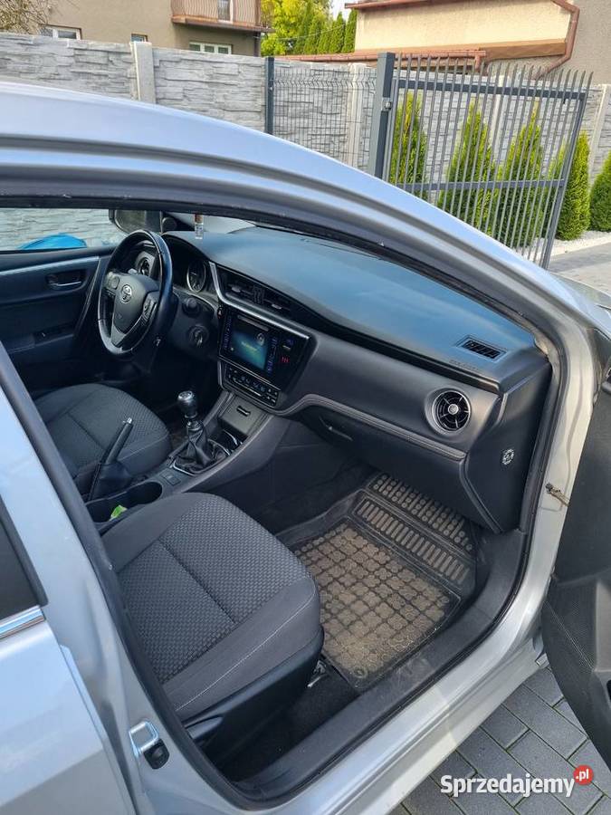 Sprzedam Toyote Corolle 16 benzyna 2017r 132 Radomsko sprzedam