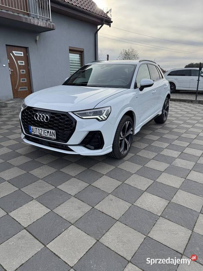 Audi Q3 z2024 roku 20 benzyna 4x4 przebieg 7 Ciechocinek