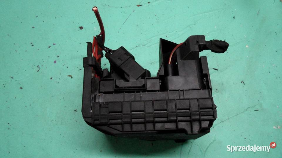 VW GOLF PLUS 16 TDI 12r skrzynka bezpieczników