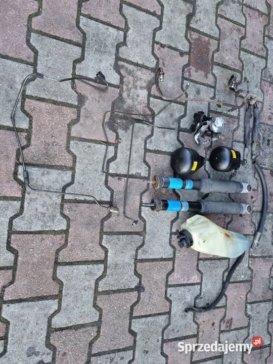 Kompletne nivo mercedes w124 Woźniki